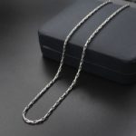 Серебристая цепочка с оригинальным плетением